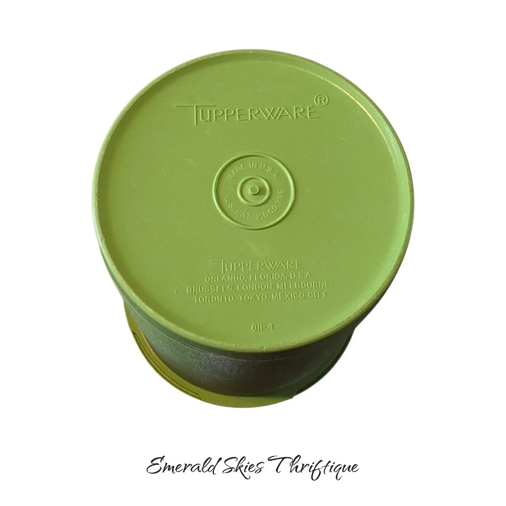 Vintage Tupperware Green Canister 811-4 with Lid. Free shipping